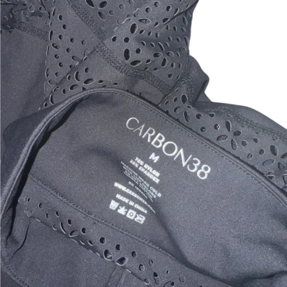 Carbon 38 Laser Cut Zip Run Top in Diamond Compression - Picture 8 of 8